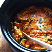 Super Easy Skinny Veggie Crockpot Lasagna - a handful of simple ingredients for a healthy family dinner. | https://health-important.today